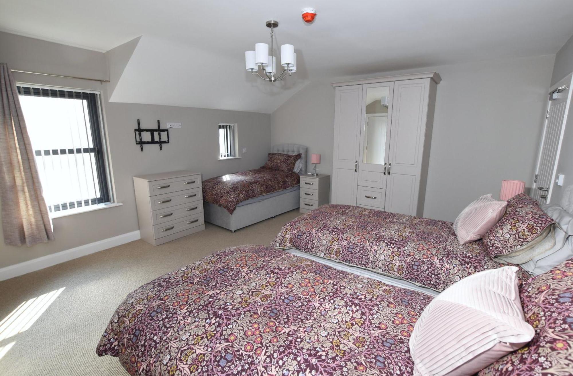Homestead Hillsborough Guest Rooms الغرفة الصورة